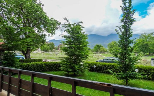 Studio on Mountain Paradise by the Walnut Tree