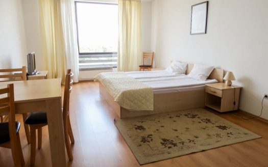Furnished studio on Aspen Golf
