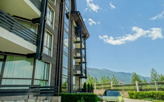 Furnished studio on Aspen Golf