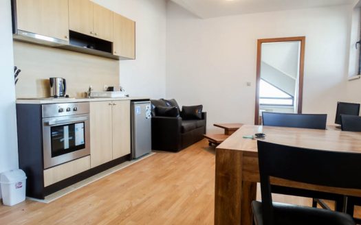 Top floor 1 bed on Aspen Heights