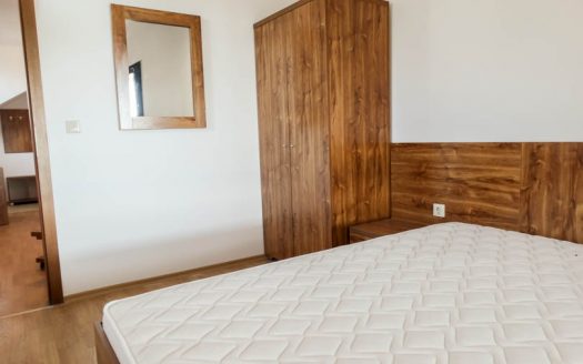 Top floor 1 bed on Aspen Heights
