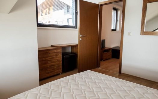 Top floor 1 bed on Aspen Heights