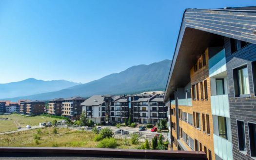 Top floor 1 bed on Aspen Heights