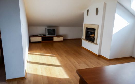 Furnished 2 bed Penthouse on Refectory