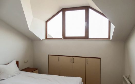 Furnished 2 bed Penthouse on Refectory