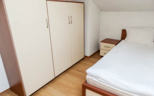 Furnished 2 bed Penthouse on Refectory