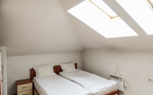 Furnished 2 bed Penthouse on Refectory