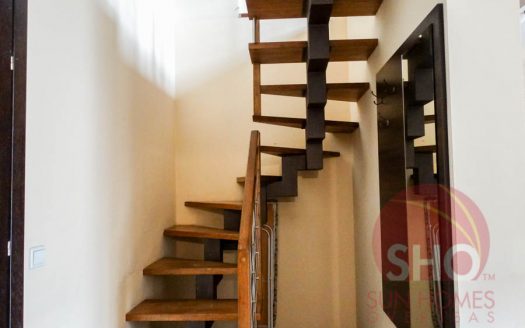 Furnished 1 bed duplex on Dream