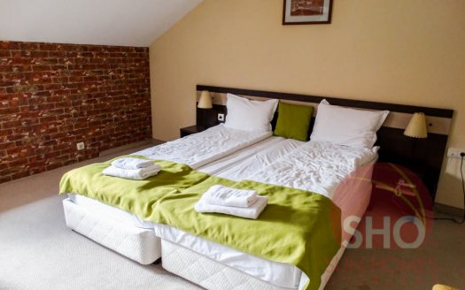 Furnished 1 bed duplex on Dream