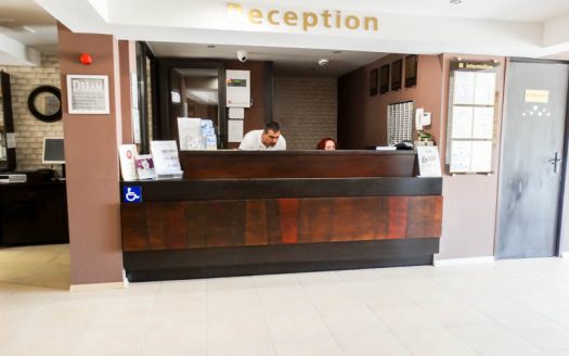 Furnished 1 bed duplex on Dream