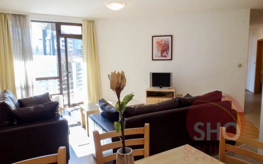 Furnished 2 bed on Aspen Golf