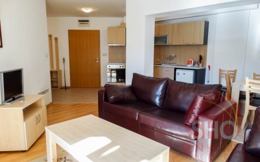 Furnished 2 bed on Aspen Golf