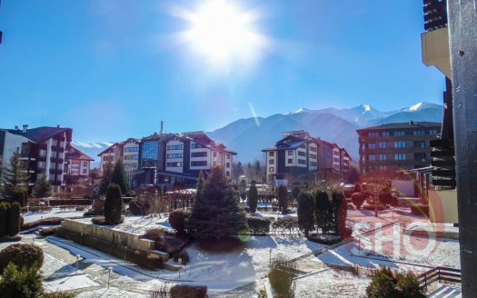 Furnished 2 bed on Aspen Golf