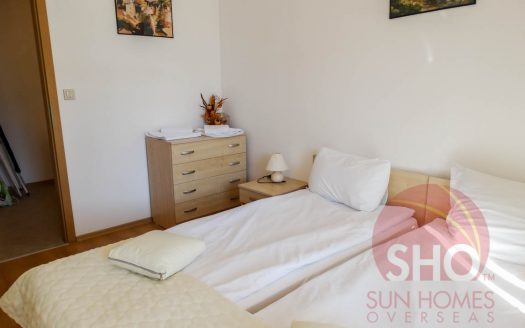 Furnished 2 bed on Aspen Golf
