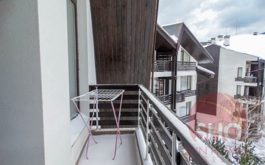 Penthouse 1 bed on Aspen Golf