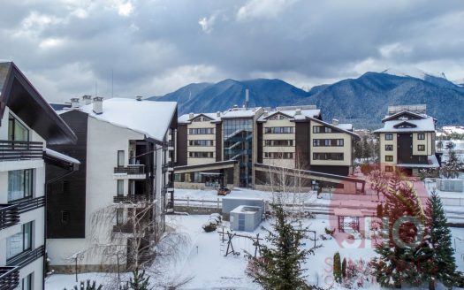 Penthouse 1 bed on Aspen Golf