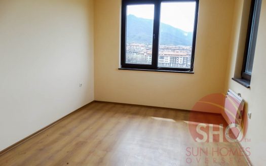 Brand new 2 bed on Royal Park