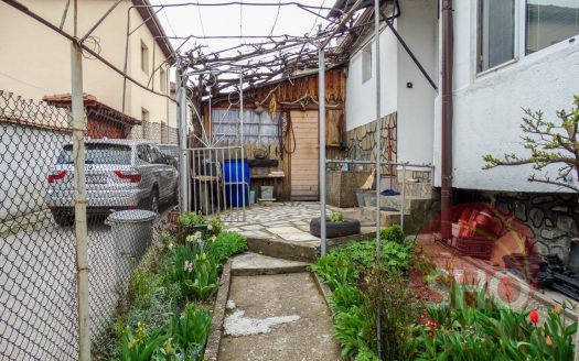 Furnished 2 bed house in Razlog
