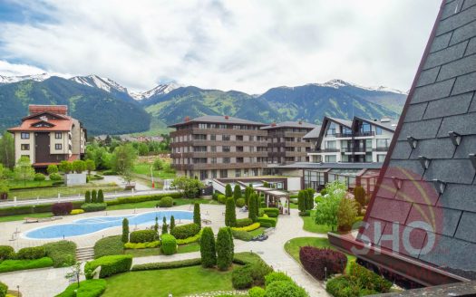 Furnished 1 bed on Aspen Golf