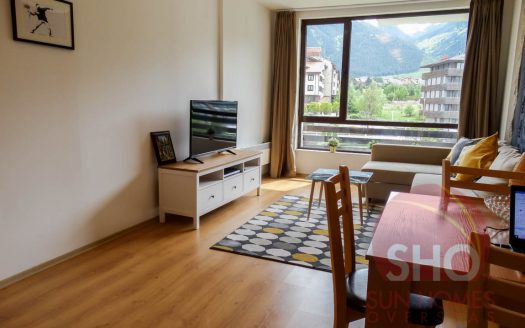 Furnished 1 bed on Aspen Golf