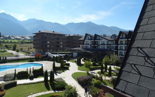 Furnished 1 bed on Aspen Golf