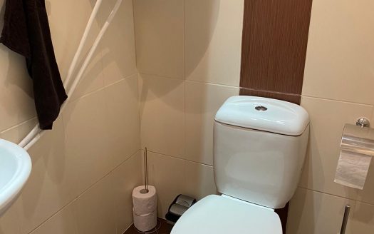 Furnished 2 bed on Adeona