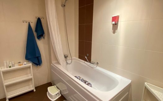 Furnished 2 bed on Adeona