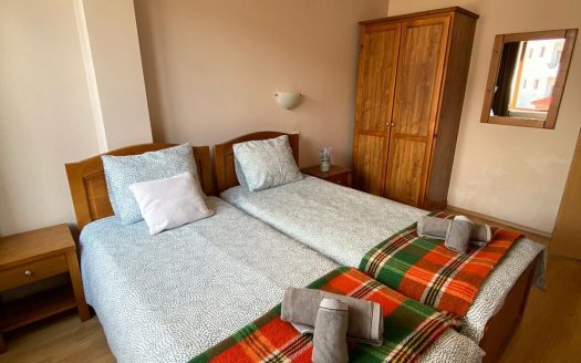 Furnished 2 bed on Adeona
