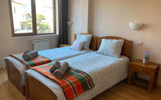 Furnished 2 bed on Adeona