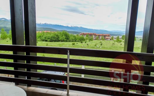 Furnished studio on Aspen Golf
