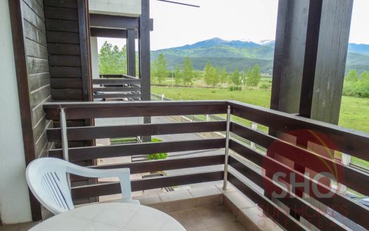 Furnished studio on Aspen Golf