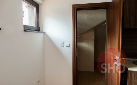 Brand new 1 bed penthouse on Royal Park