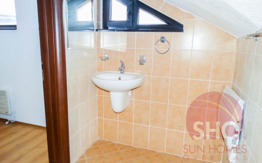 Brand new 1 bed penthouse on Royal Park