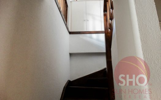 Part-Furnished 2 bed duplex on Comfort