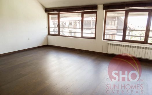 Part-Furnished 2 bed duplex on Comfort