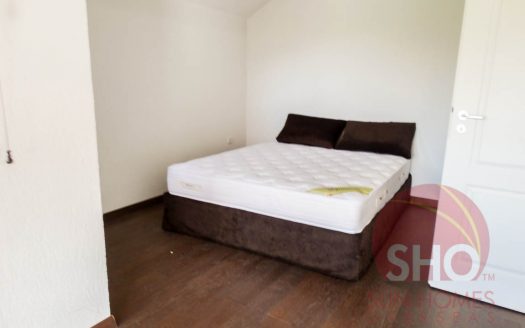 Part-Furnished 2 bed duplex on Comfort