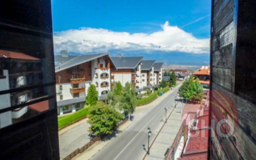 Part-Furnished 2 bed duplex on Comfort