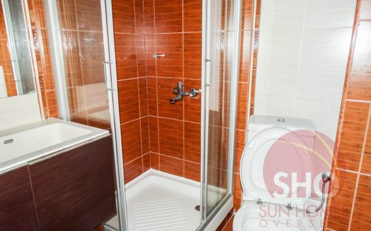 Part-Furnished 2 bed duplex on Comfort