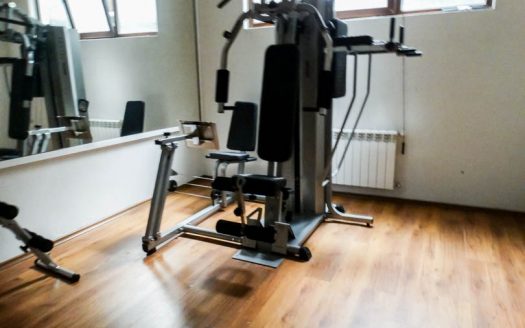 Part-Furnished 2 bed duplex on Comfort
