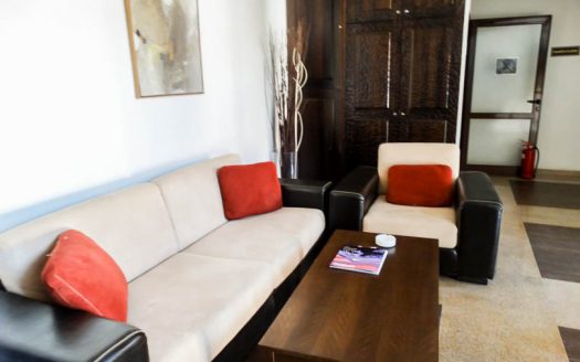 Part-Furnished 2 bed duplex on Comfort