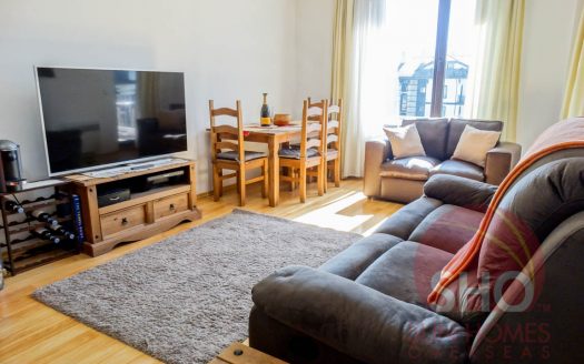 Furnished 2 bed on 3 Mountains