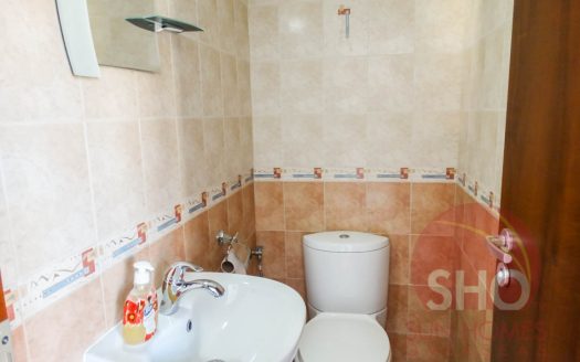 Furnished 2 bed on Top Lodge