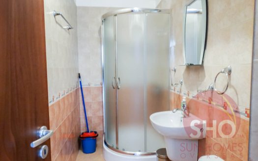 Furnished 2 bed on Top Lodge