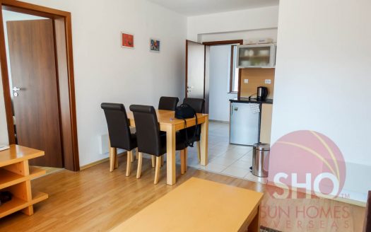 Furnished 2 bed on Top Lodge