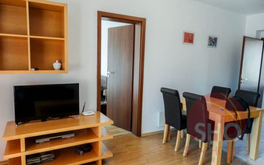 Furnished 2 bed on Top Lodge