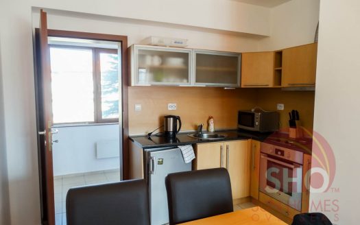 Furnished 2 bed on Top Lodge