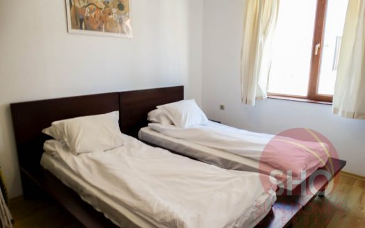 Furnished 2 bed on Top Lodge