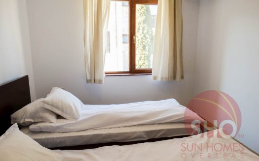 Furnished 2 bed on Top Lodge