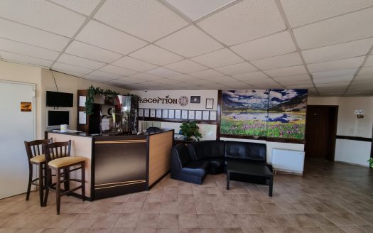 Furnished 2 bed on Top Lodge