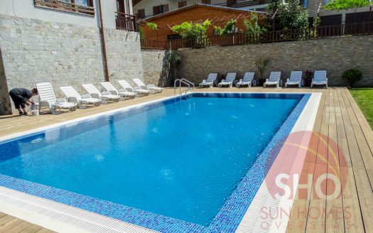Furnished top floor 1 bed on Evergreen